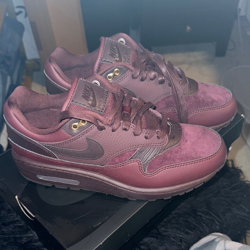 Nike Air Max 1'87 Burgundy Crush/Brown
Basalt/Burgundy Crush